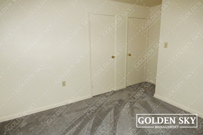 Building Photo - 3200 E Race St