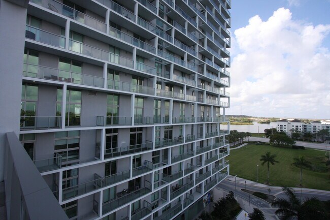 Building Photo - 2000 Metropica Wy
