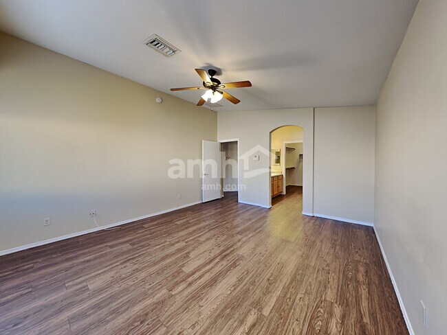 Building Photo - 5073 E Butterweed Dr