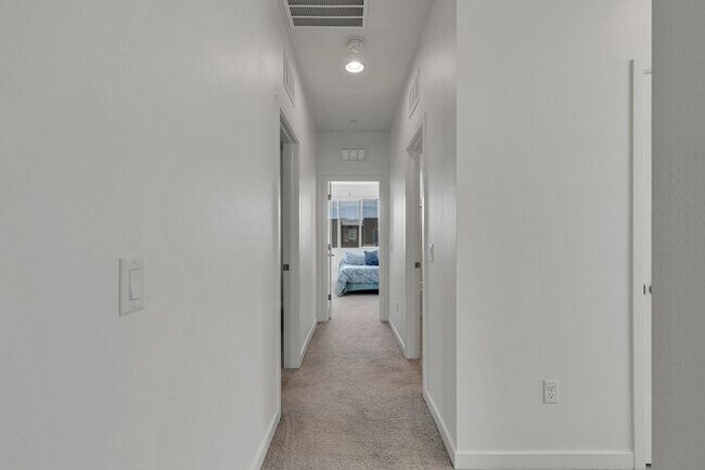 Building Photo - Luxury Henderson Retreat with Private Pool & Loft
