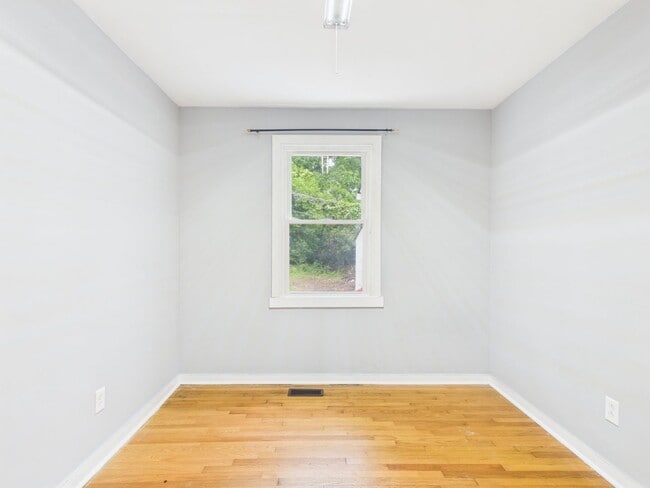 Building Photo - 1518 Ethridge Dr