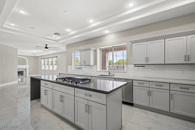 Building Photo - 8000 Silver King Dr