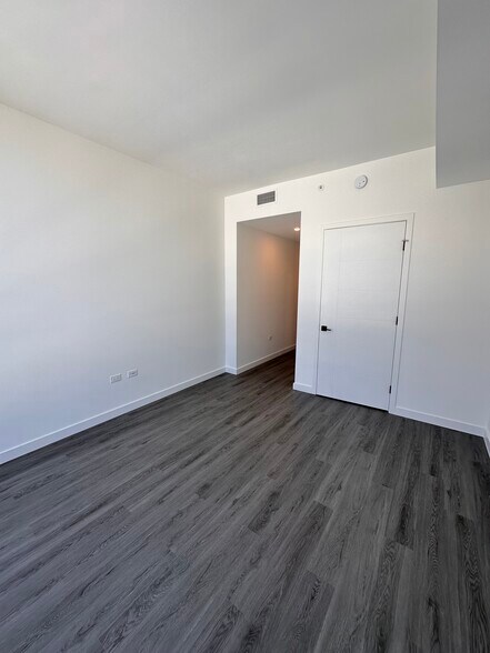 Building Photo - 244 NW 31st St