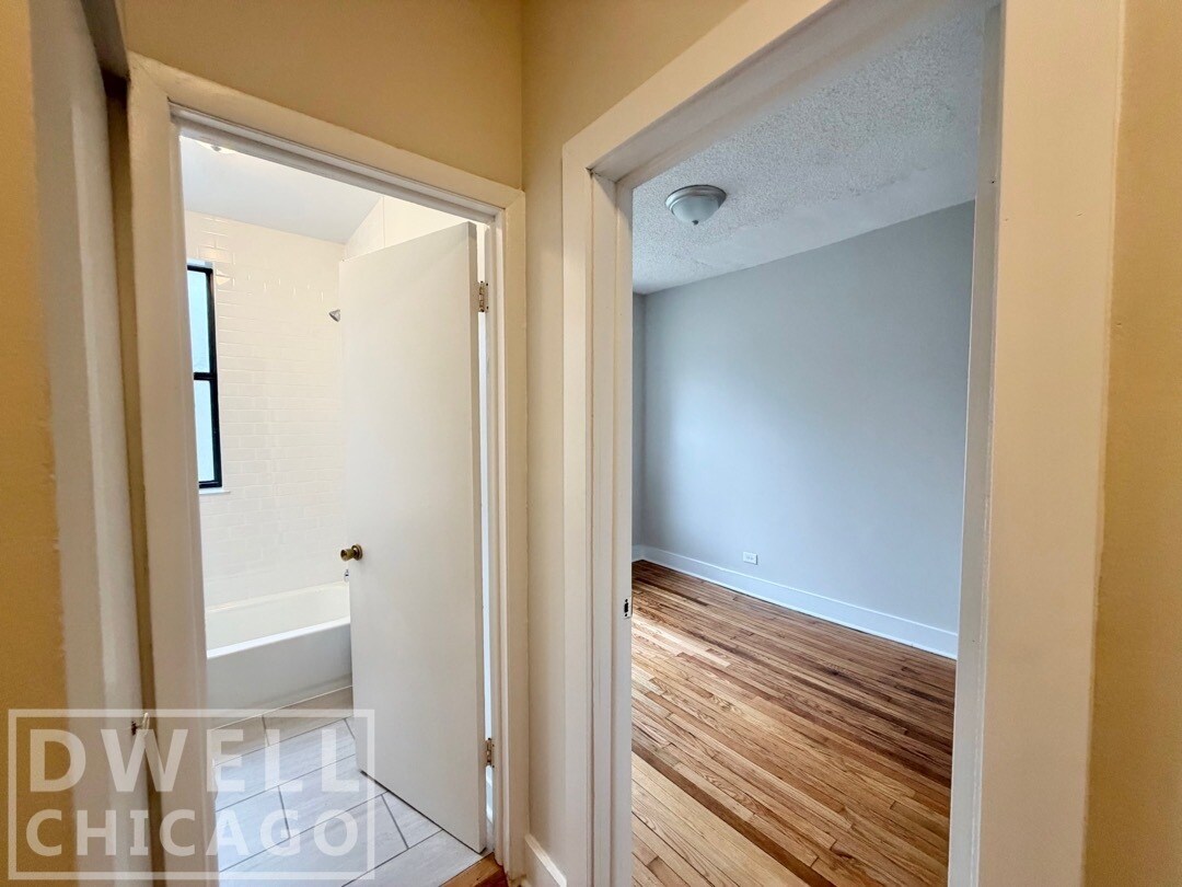 Building Photo - 1544 N Kedzie Ave