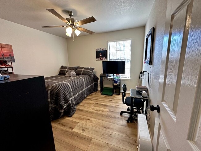 Building Photo - Welcome to this charming 3-bedroom, 2-bathroom home located in the heart of Russellville, AR.
