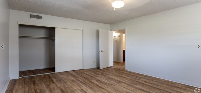 Building Photo - Renovated Apartment- Great OKC Location