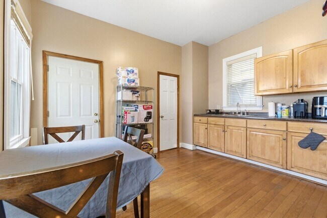 Building Photo - 13 Fulkerson St