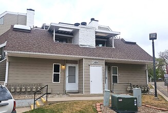 Building Photo - Beautiful 1 Bedroom Condo Near the Mountains