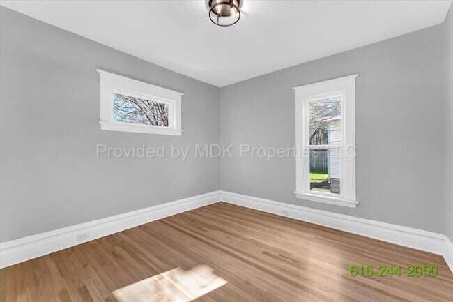Building Photo - STUNNING REMODEL!!! Extremely Spacious 3 Bedroom (Extra Room) Home!! SECTION 8 APPROVED! (Handica...