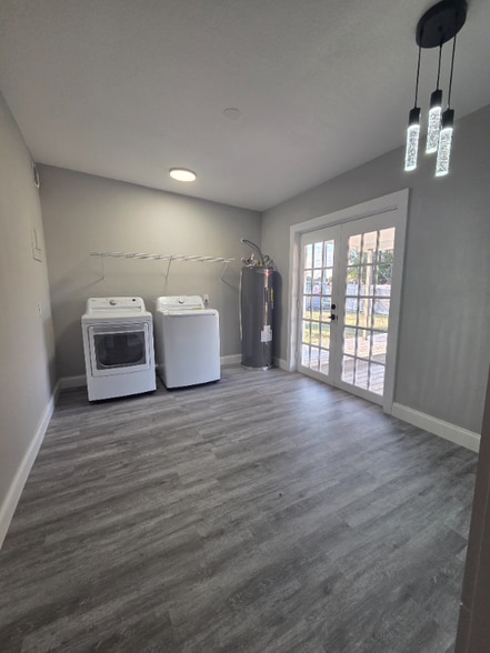 Building Photo - 2410 11th St