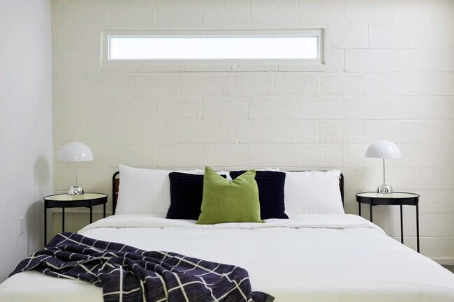 Building Photo - 2317 N Rampart St