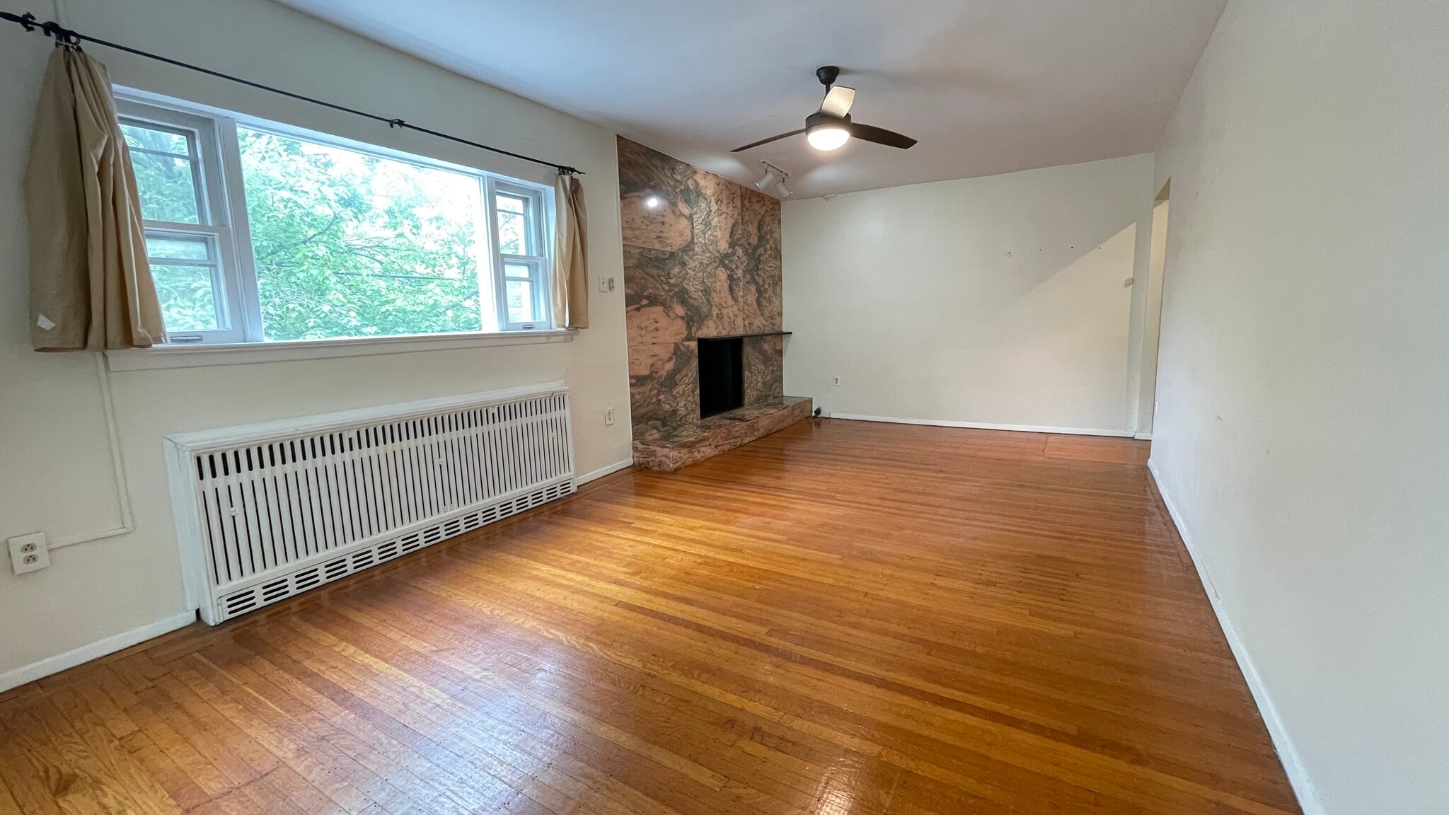 Living Room - 425 S 46th St