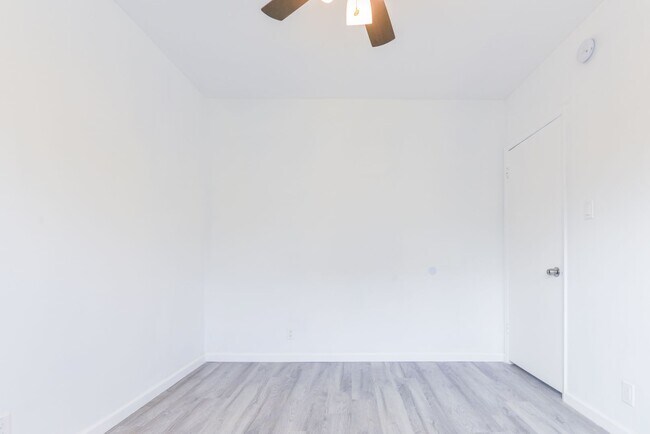 Building Photo - Ocean Avenue Duplex