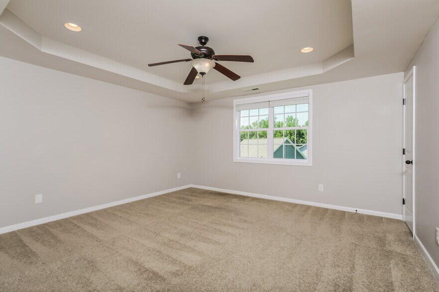 Building Photo - 105 Sloan Dr