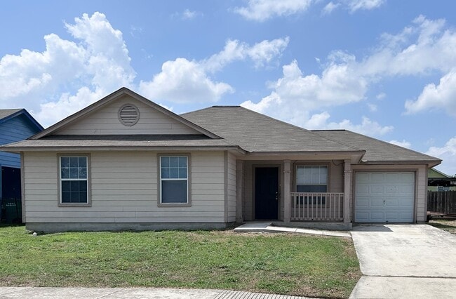 Primary Photo - Charming 3 bedroom, 2 bath Home - Jefferso...