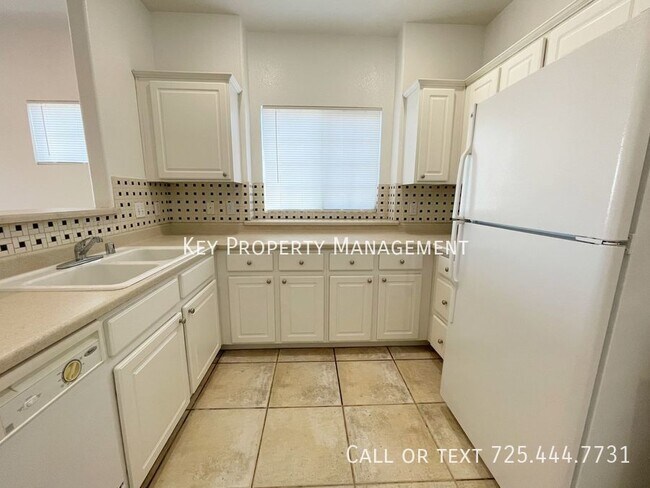 Building Photo - GORGEOUS THREE STORY 2 BEDROOM TOWNHOME IN...