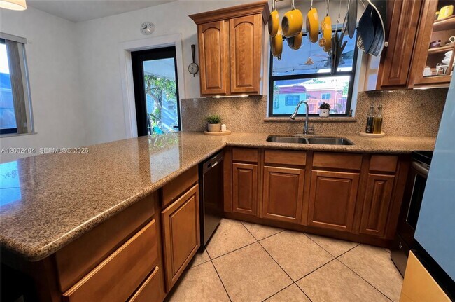 Building Photo - 581 NW 185th St