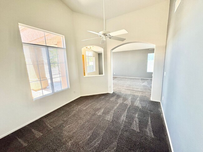 Building Photo - Meticulously Maintained 3 Bedroom + Den Single Level Home! Fantastic Low Backyard.