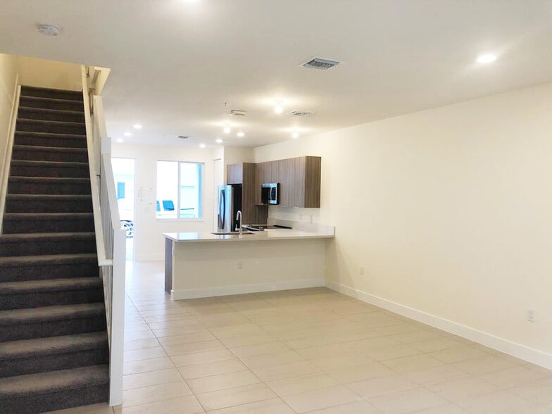 Building Photo - 10229 NW 64th Ter