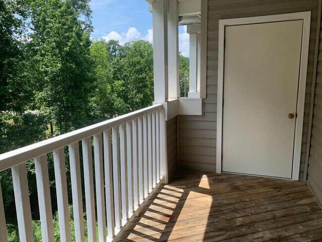 Building Photo - UTILITIES INCLUDED! 4 Bedroom | 4 Bath Con...