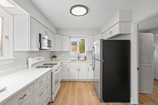 Building Photo - 1307 Highridge Pkwy