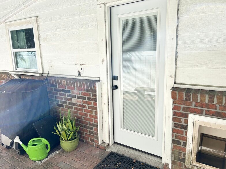 Building Photo - 10629 Quail Ridge Dr Apt