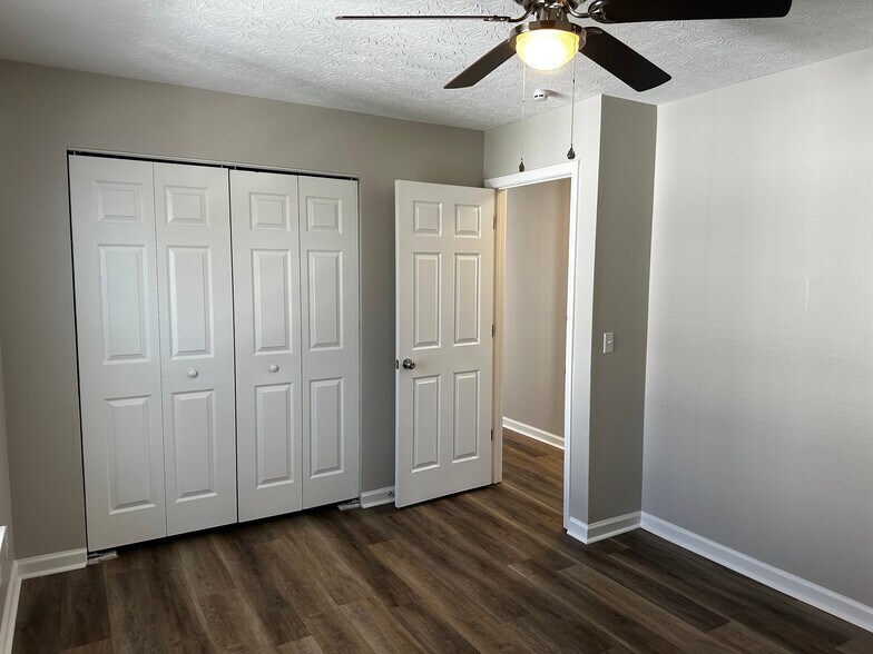 Building Photo - 1506 Batts Blvd