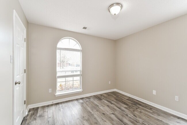 Building Photo - 5755 Kuykendall Dr