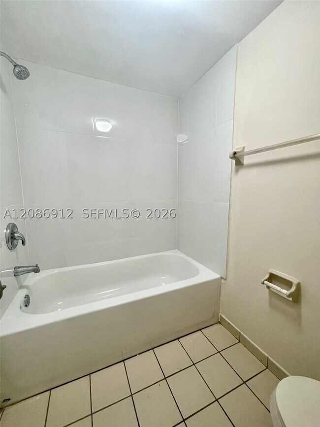 Building Photo - 5825 W 25th Ct