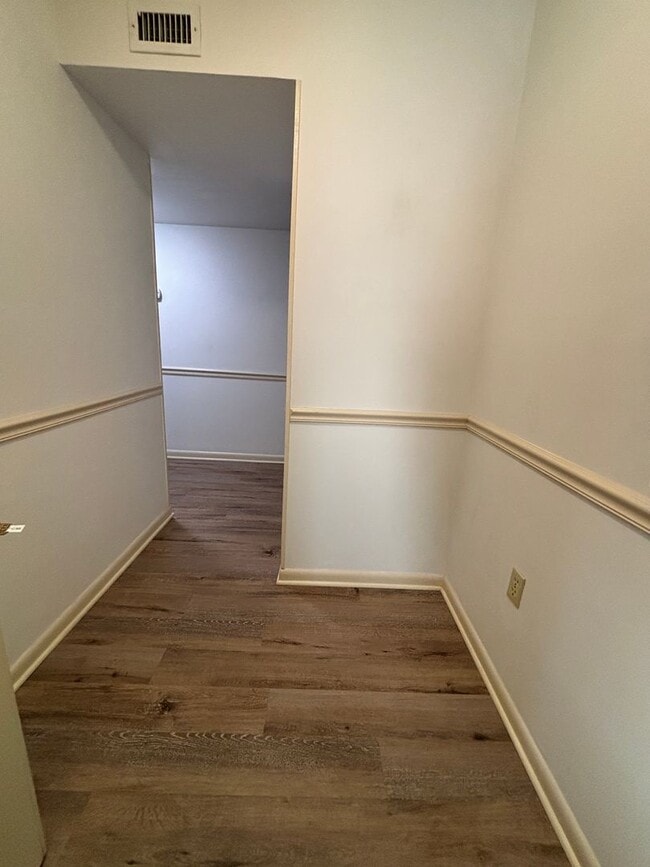 Building Photo - 5260 Crossbow Cir