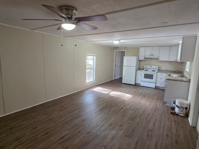 Building Photo - 6308 6th Ave