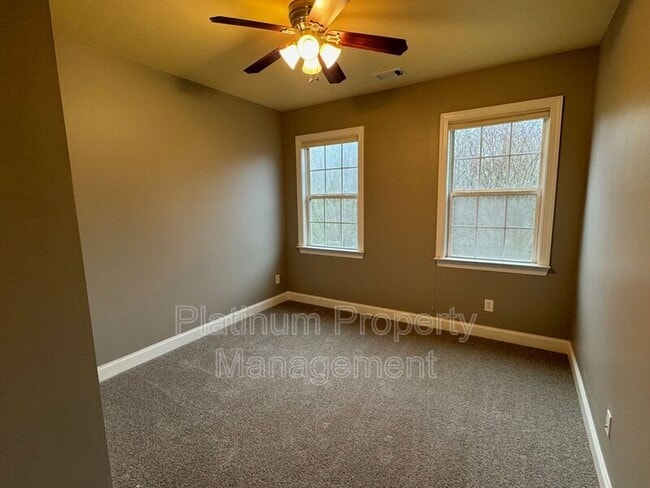 Building Photo - 917 Wallace Falls Dr