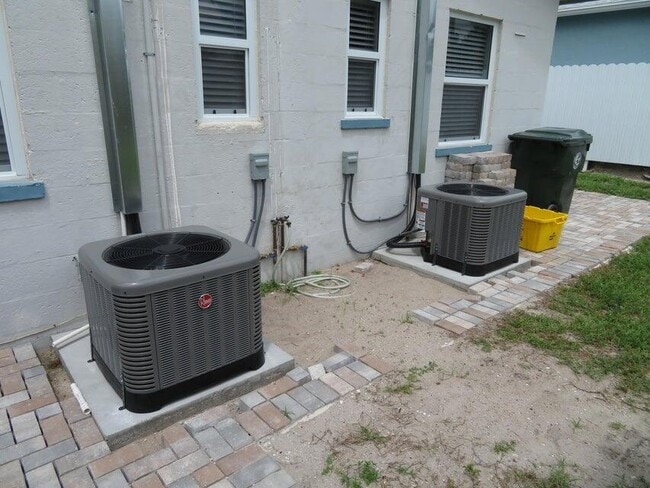 Building Photo - 340 Fleming Ave