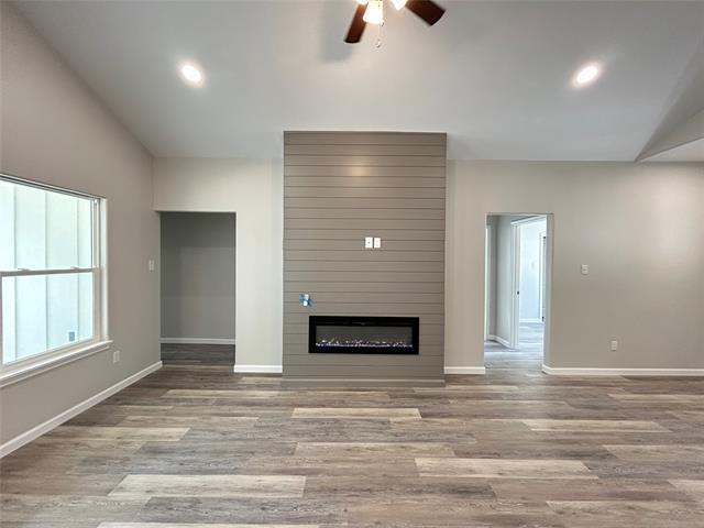 Building Photo - 921 Putman St