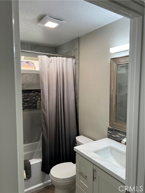 Building Photo - 17 Los Abitos