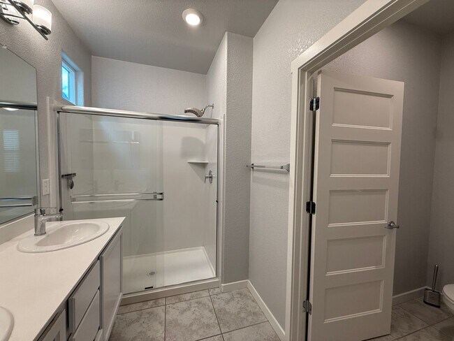 Building Photo - Pristine Condo in Monterey Village Gated Community