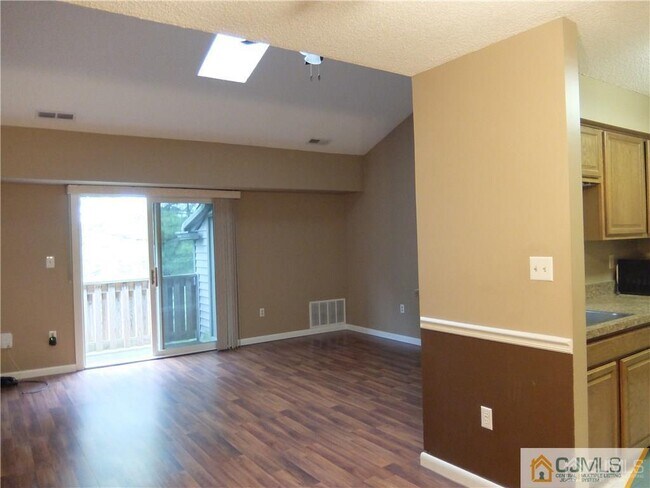 Building Photo - 1818 Ravens Crest Dr