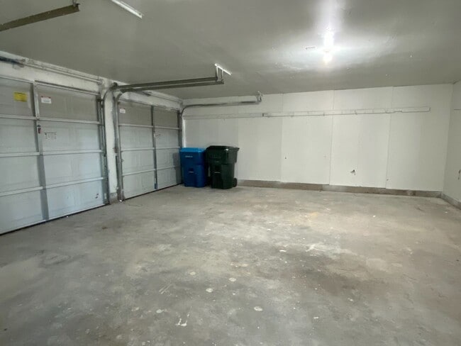 Building Photo - RECENT REMODEL!! 3 Bedroom, 1.5 Bathroom, ...