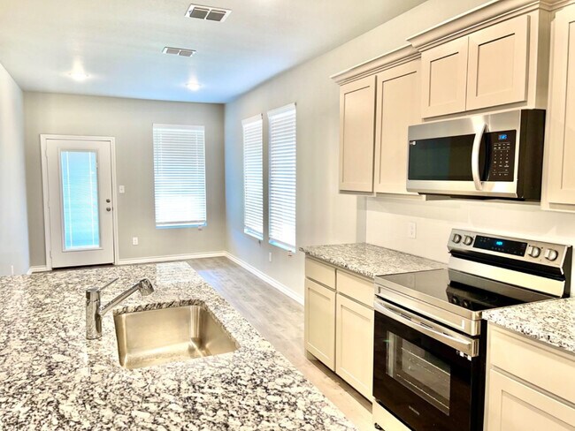 Building Photo - 7729 96th St