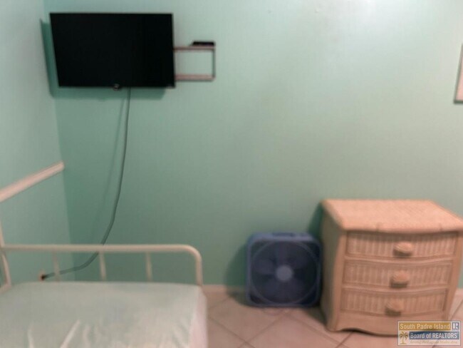 Building Photo - 1342 Harbor Island Dr