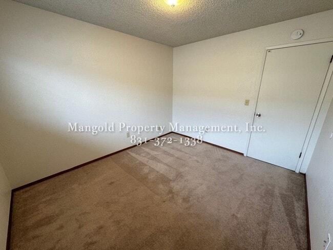 Building Photo - Remodeled 4BR Home with Bonus Room, Fireplace, Yard & 2-Car Garage