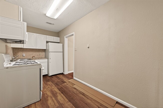 Building Photo - 1402 Munger St