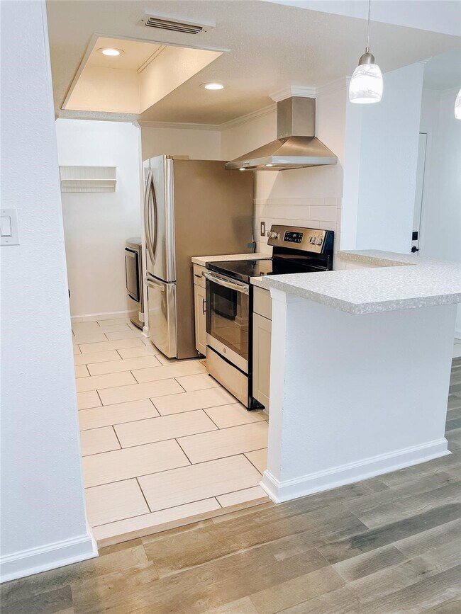 Building Photo - 14555 Wunderlich Dr