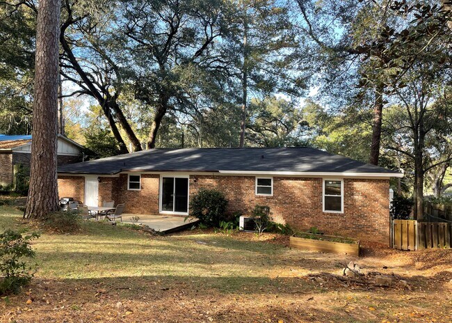 rear of ome - 1803 Salmon Dr