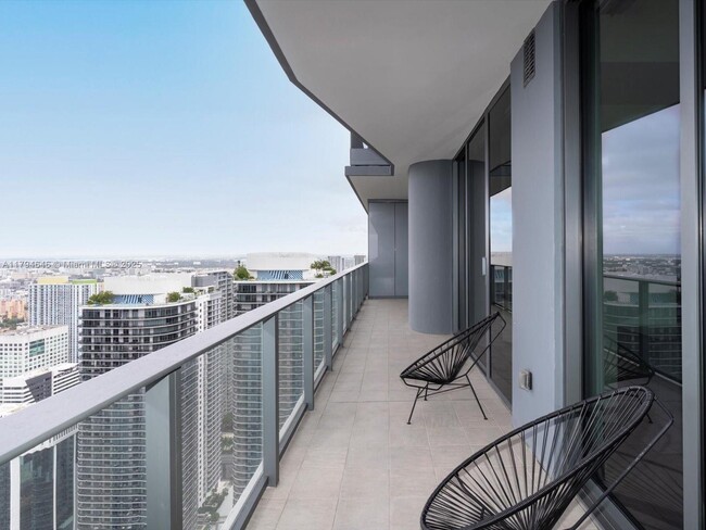 Building Photo - 1000 Brickell Plaza