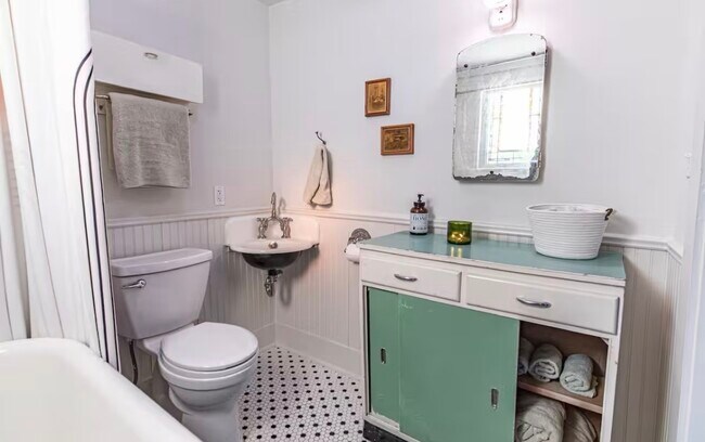 Building Photo - 2328 Avenue M