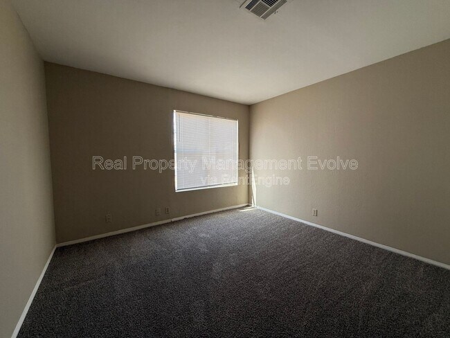 Building Photo - 3936 W Chama Dr