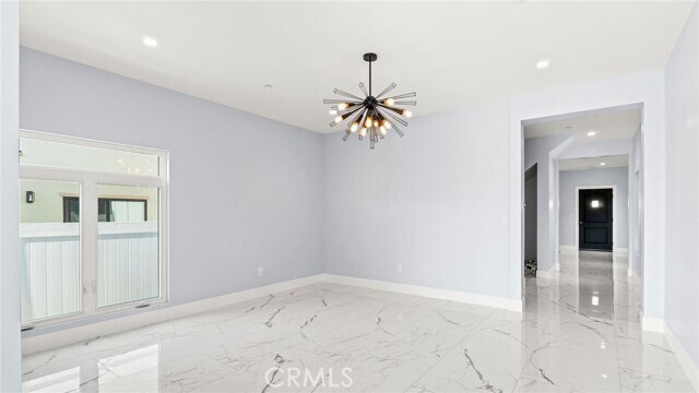 Building Photo - 420 S Hill St