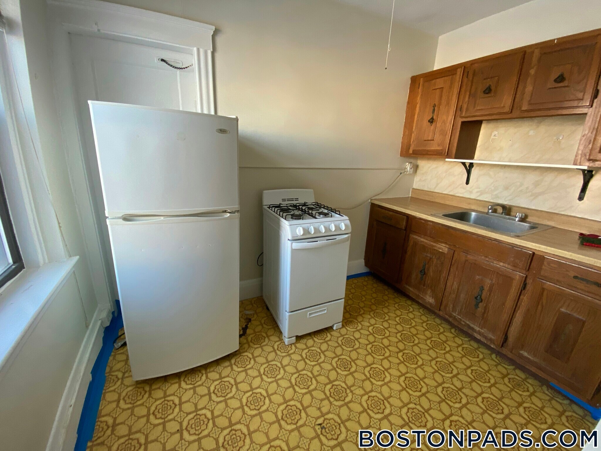 Building Photo - 349 Pleasant St