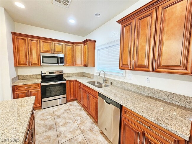 Building Photo - 4920 Honey Locust Dr